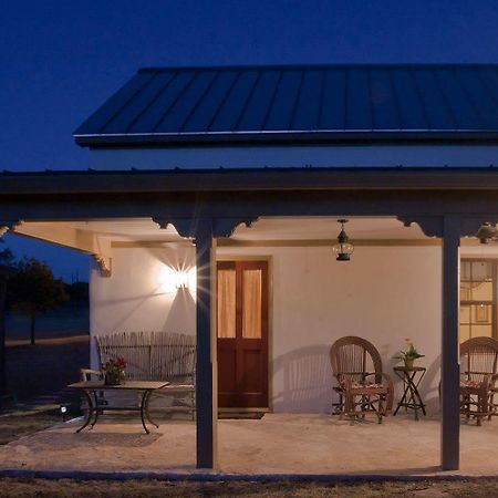 Rock House Hideaway Complex Фредериксберг Экстерьер фото