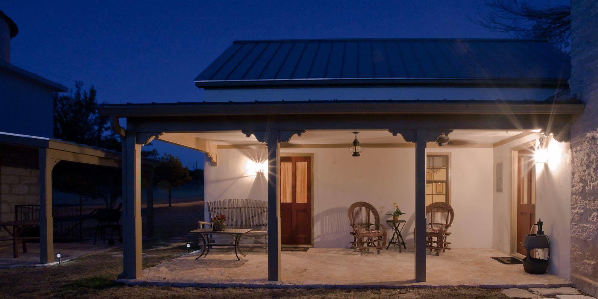 Rock House Hideaway Complex Фредериксберг Экстерьер фото